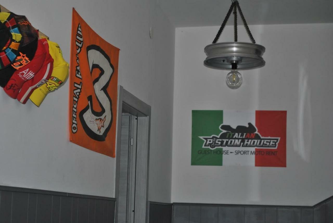 Bed and Breakfast Italian Piston House Sport Moto Rent Millesimo Esterno foto