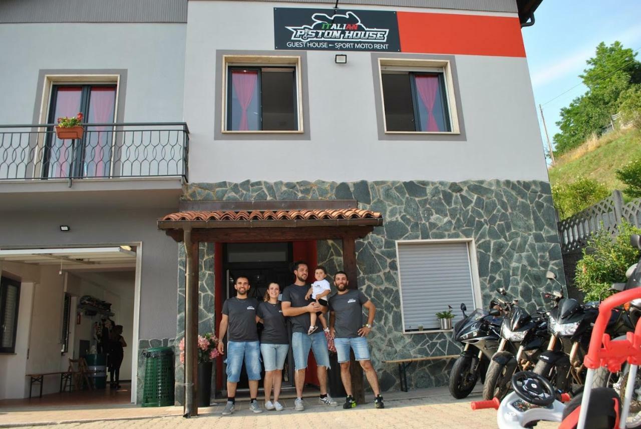 Bed and Breakfast Italian Piston House Sport Moto Rent Millesimo Esterno foto