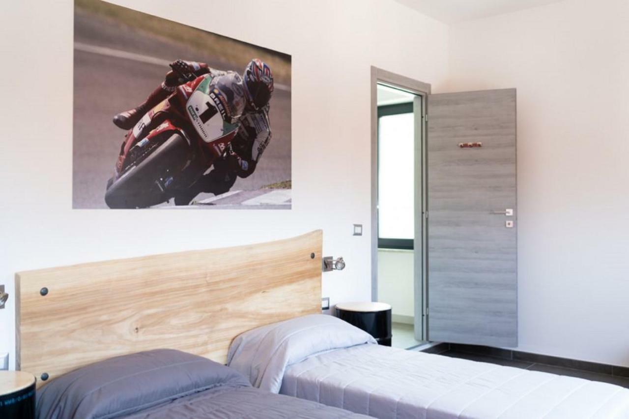 Bed and Breakfast Italian Piston House Sport Moto Rent Millesimo Esterno foto