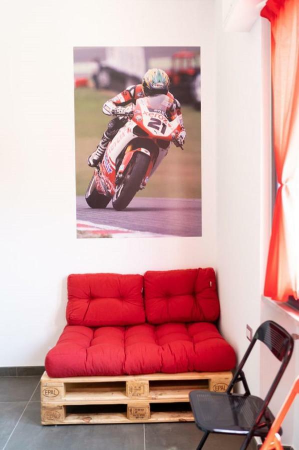 Bed and Breakfast Italian Piston House Sport Moto Rent Millesimo Esterno foto