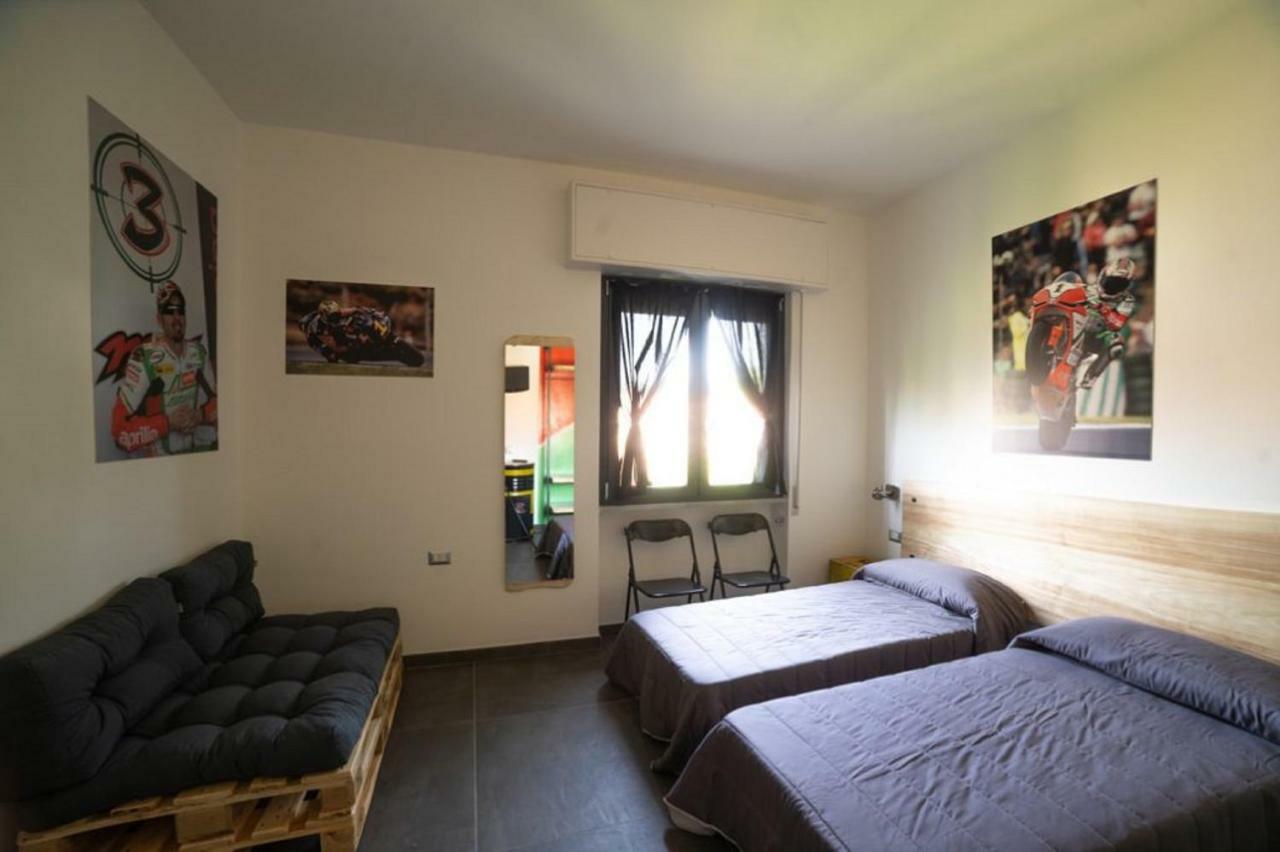 Bed and Breakfast Italian Piston House Sport Moto Rent Millesimo Esterno foto