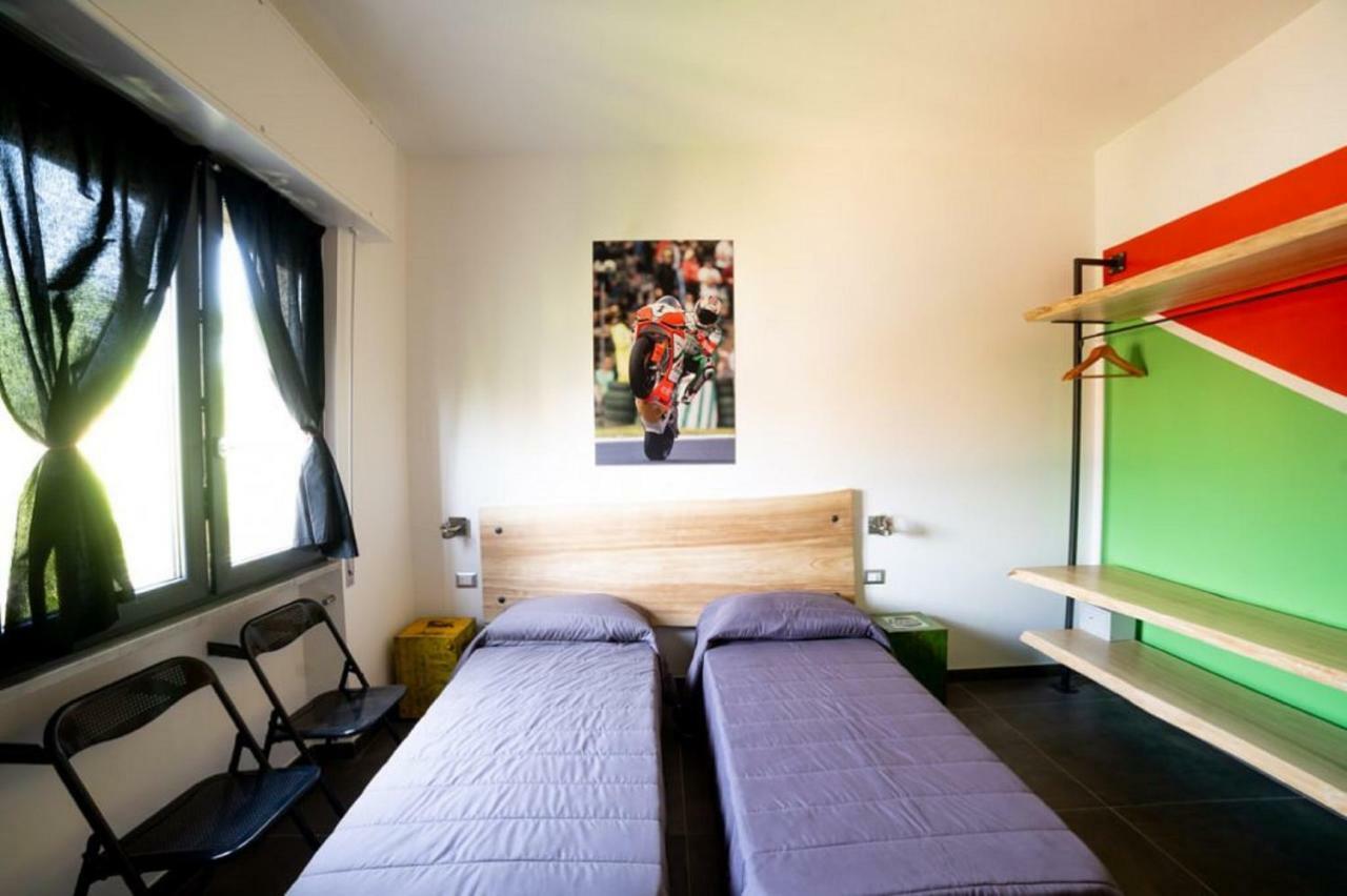 Bed and Breakfast Italian Piston House Sport Moto Rent Millesimo Esterno foto