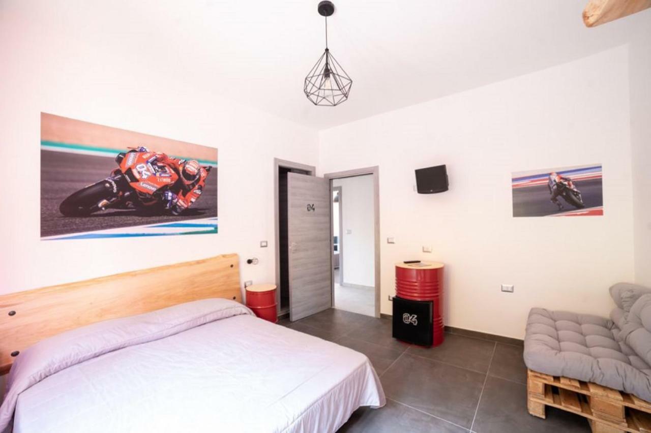 Bed and Breakfast Italian Piston House Sport Moto Rent Millesimo Esterno foto