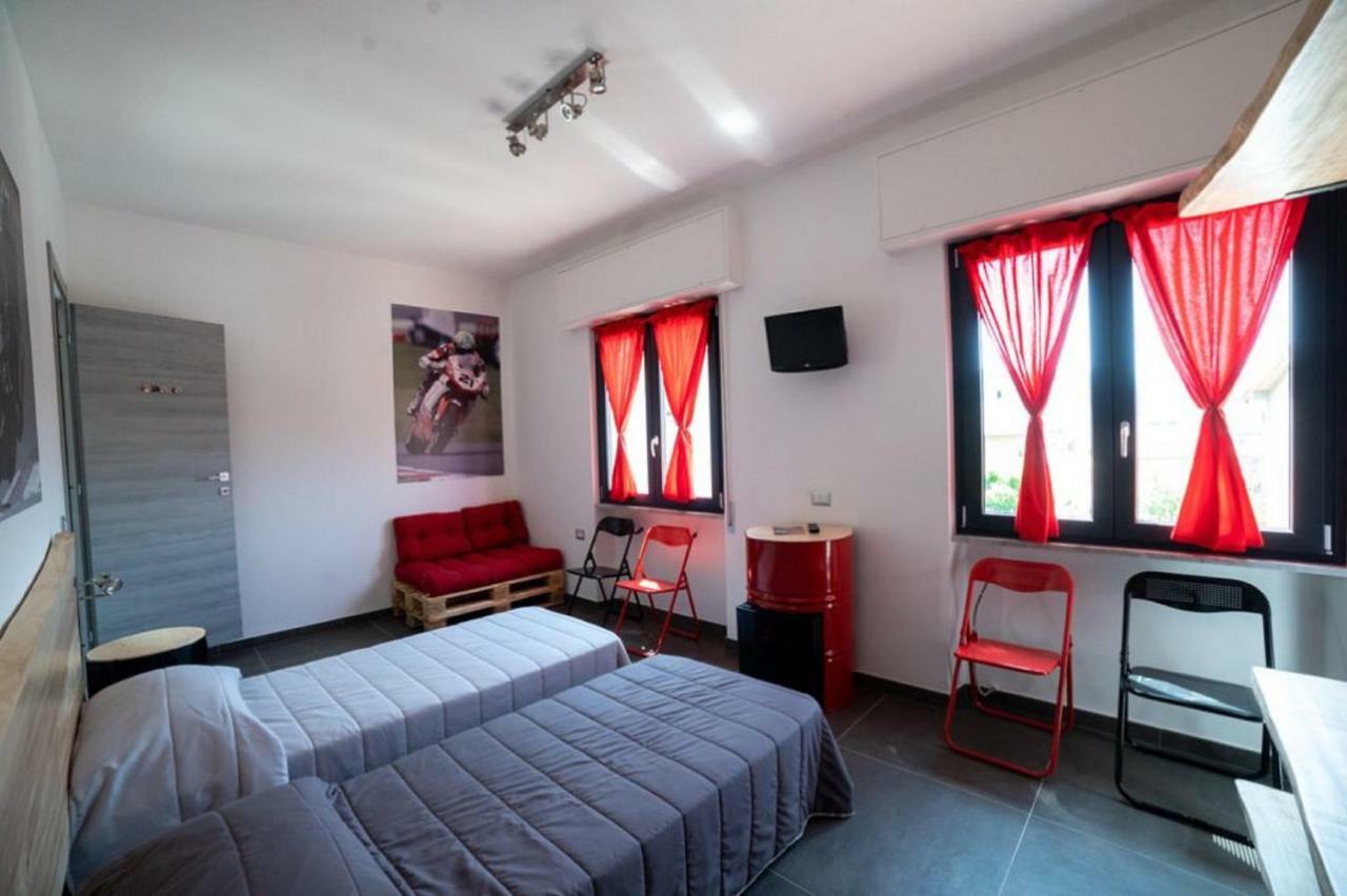 Bed and Breakfast Italian Piston House Sport Moto Rent Millesimo Esterno foto